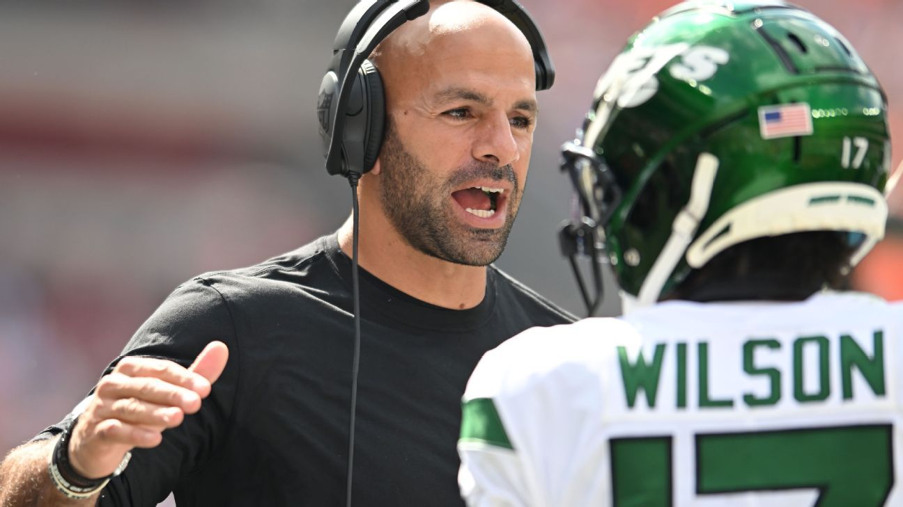 The New York Jets score two touchdowns in the final two minutes, thanks to Cleveland Browns mistakes