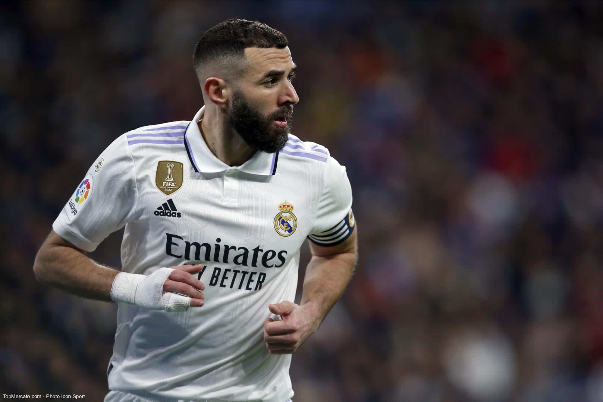 Benzema lights up FIFA on the web!