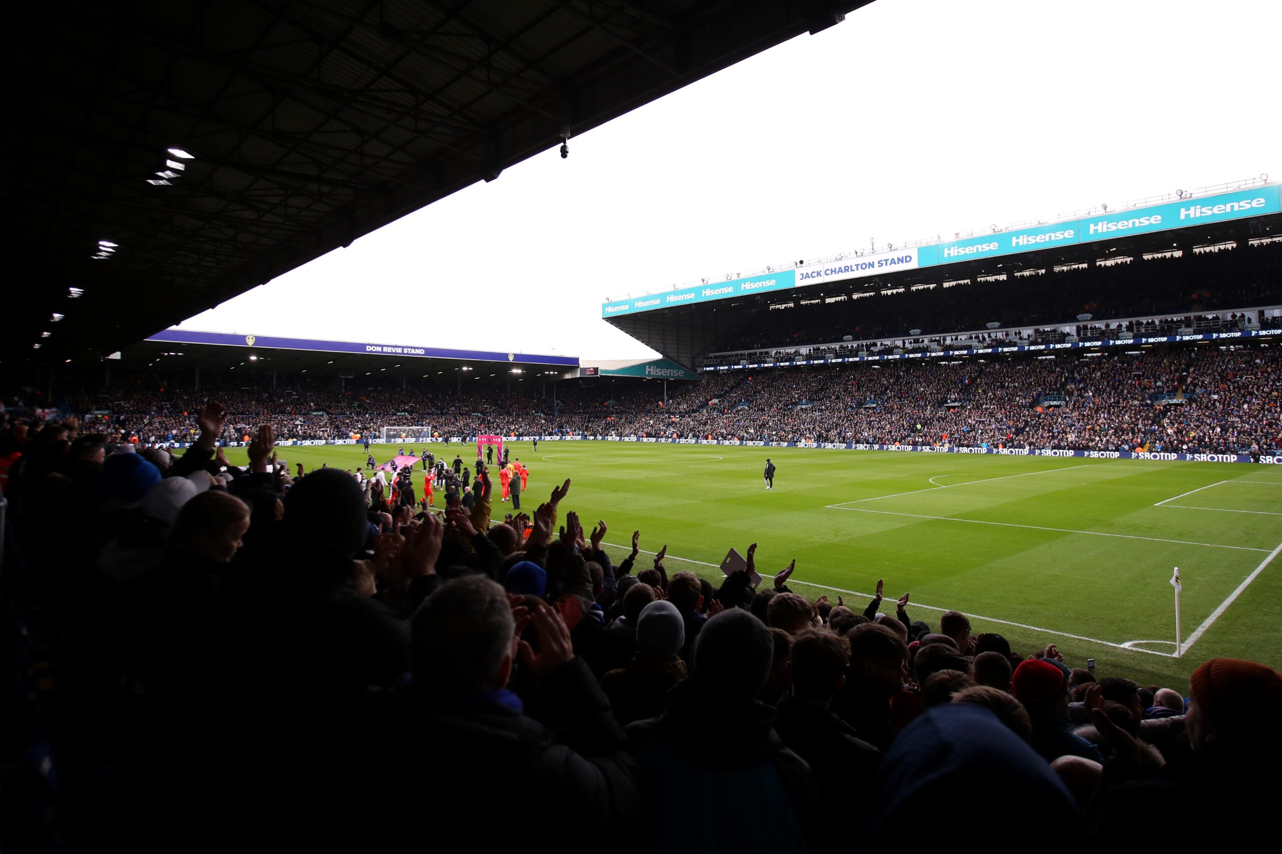 Leeds set to announce the signing of Brighton ace this week